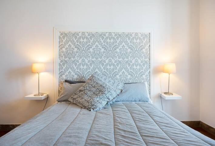 Vesuvius Suite - Elegante Appartamento In Centro Наполи Екстериор снимка